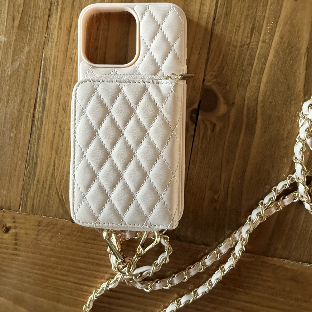 iPhone 16 Pro Max Elegant Quilted Phone Case with Chain - Cream